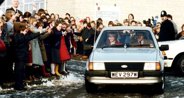 Chiếc xe Ford 40 năm tuổi của Công nương Diana được bán với giá 72.000 USD
